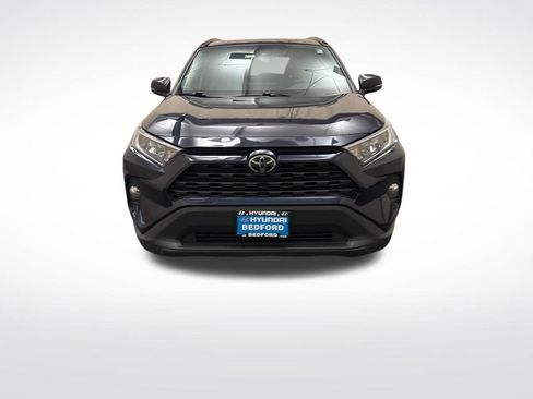 Used 2020 Toyota RAV4 XLE Premium image 2