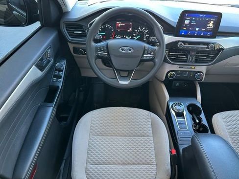 Certified 2022 Ford Escape SE w/ SE Sport Appearance Package image 10