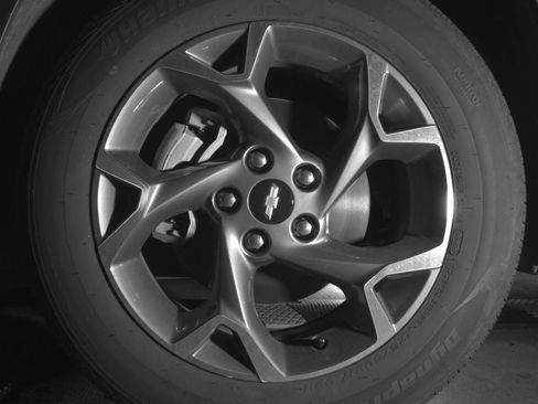 Used 2025 Chevrolet Trax LT w/ LT Convenience Package FWD image 9