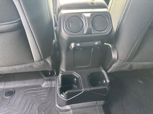 Used 2023 Jeep Gladiator Willys image 14