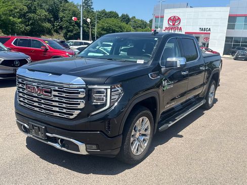 Used 2023 GMC Sierra 1500 Denali AWD/4WD image 3