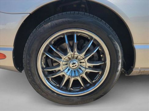Used 2005 Ford Thunderbird RWD image 18