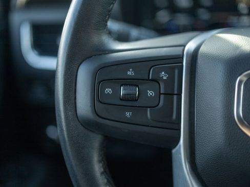 Used 2023 GMC Yukon XL SLE image 25