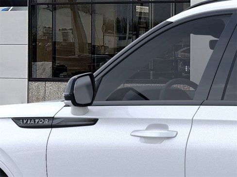 New 2025 Lincoln Aviator Black Label w/ Jet Appearance Package image 39