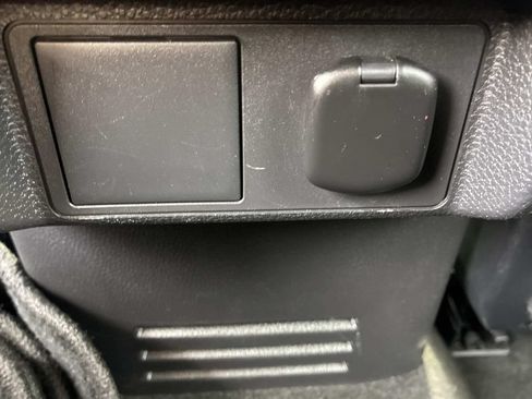 Used 2024 Toyota Tacoma TRD Off-Road AWD/4WD image 17