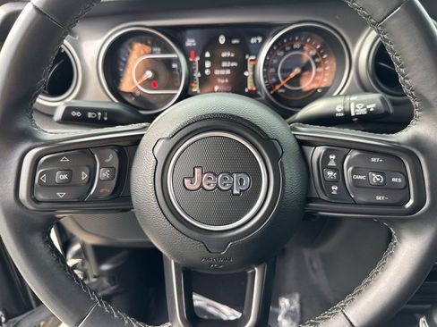 Used 2021 Jeep Wrangler Unlimited Sport AWD/4WD image 25