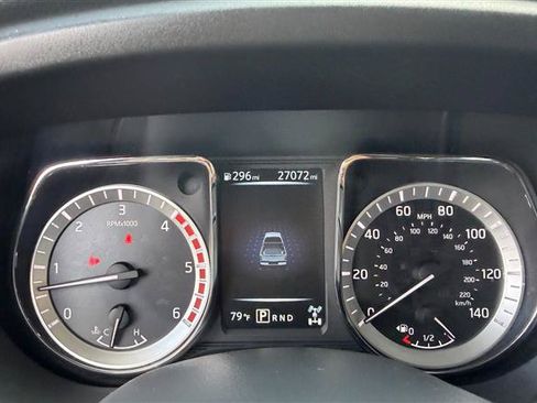Used 2017 Nissan Titan SV AWD/4WD image 30