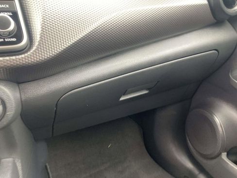 Used 2020 Nissan Kicks S image 27