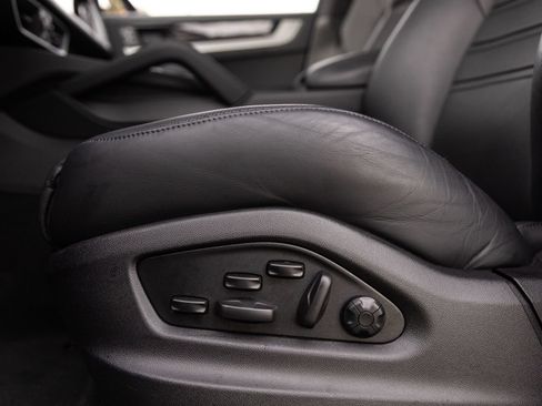 Certified 2026 Porsche Cayenne S AWD/4WD image 22