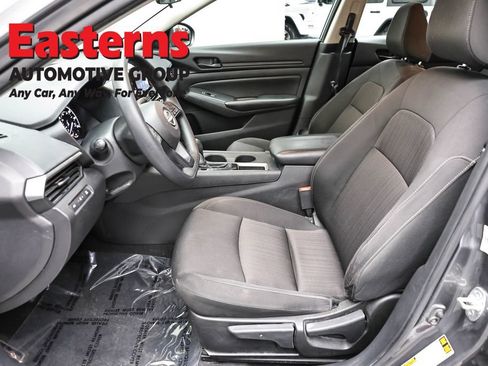 Used 2024 Nissan Altima 2.5 S FWD image 13