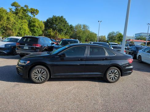 Used 2021 Volkswagen Jetta SE w/ SE Cold Weather Package image 2
