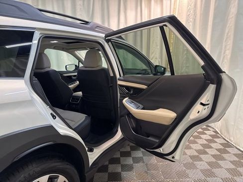 Certified 2025 Subaru Outback Limited image 32