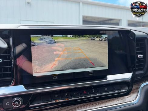 Used 2023 Chevrolet Silverado 1500 LT AWD/4WD image 19