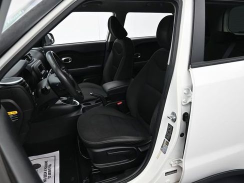 Used 2015 Kia Soul FWD image 10