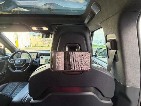 Used 2022 Rivian R1T Adventure image 25