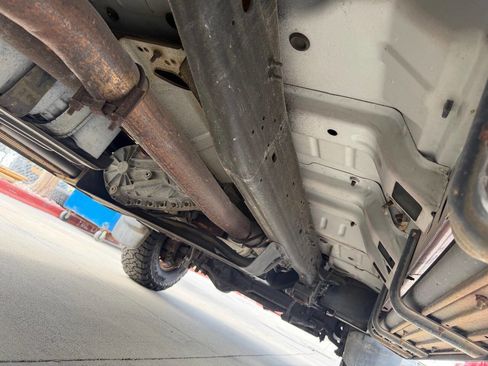 Used 2000 Ford F250 Lariat image 3