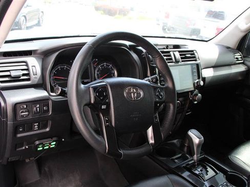 Used 2021 Toyota 4Runner TRD Off-Road Premium AWD/4WD image 14