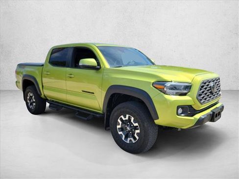 Used 2023 Toyota Tacoma TRD Off-Road w/ Technology Package AWD/4WD image 3