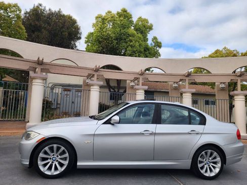 Used 2011 BMW 328i Sedan RWD image 5