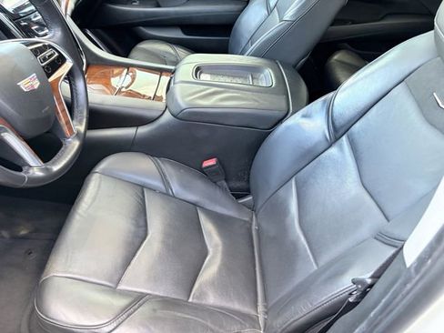 Used 2015 Cadillac Escalade ESV Luxury image 6