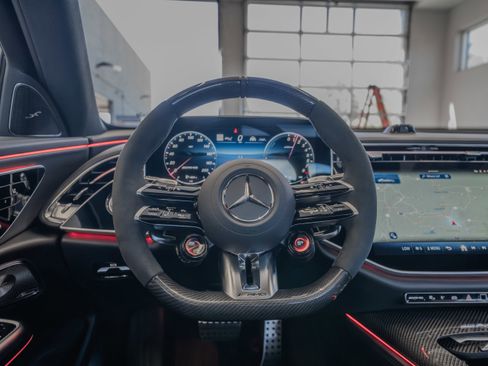 New 2026 Mercedes-Benz E 53 AMG e 4MATIC Sedan image 9