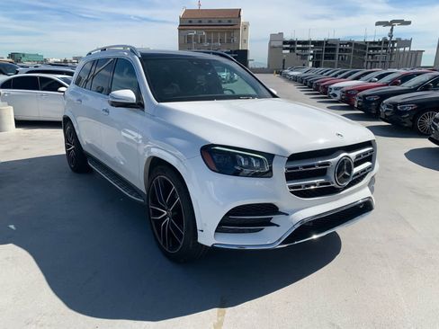 Used 2023 Mercedes-Benz GLS 450 4MATIC image 2