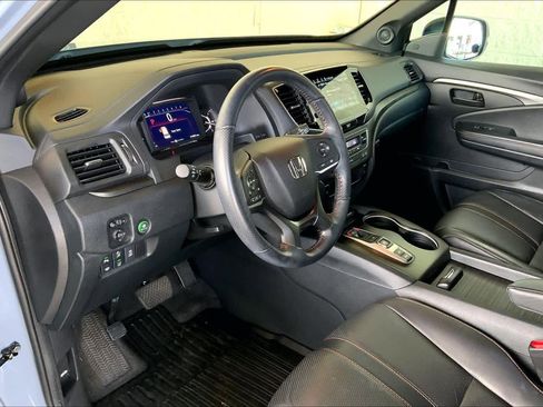 Used 2023 Honda Passport TrailSport image 17