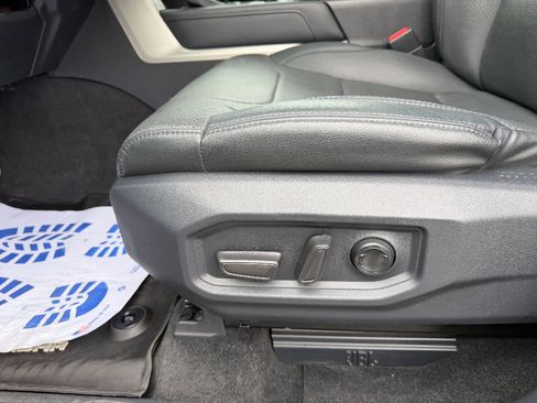 Used 2023 Toyota Tundra Limited w/ TRD Off-Road Package AWD/4WD image 41