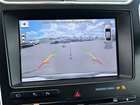 Used 2018 Ford Explorer Platinum image 15