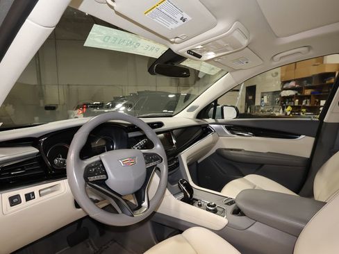 Certified 2024 Cadillac XT6 Premium Luxury image 9