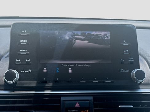 Used 2018 Honda Accord LX image 11