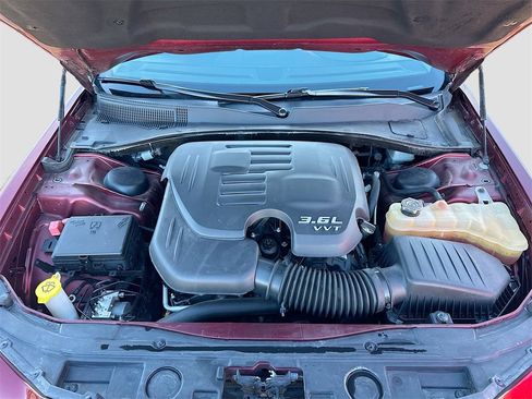 Used 2021 Chrysler 300 Touring w/ Sport Appearance Package image 28