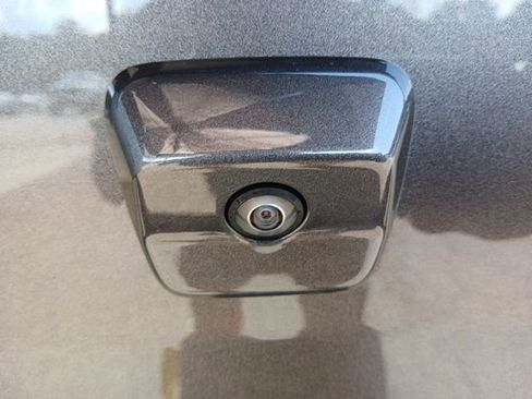 Used 2025 Jeep Gladiator Sport image 4