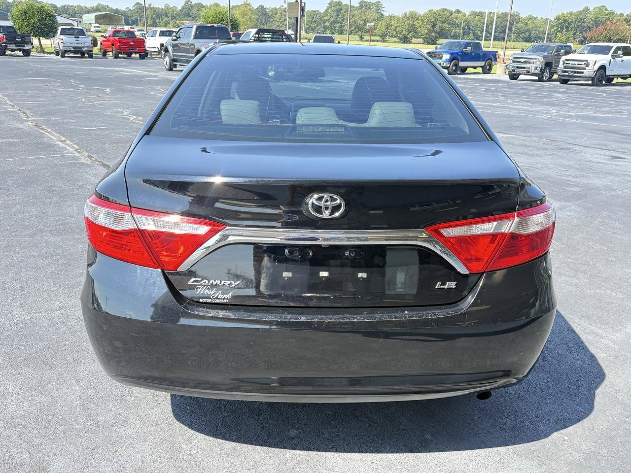 Used 2017 Toyota Camry LE FWD image 4