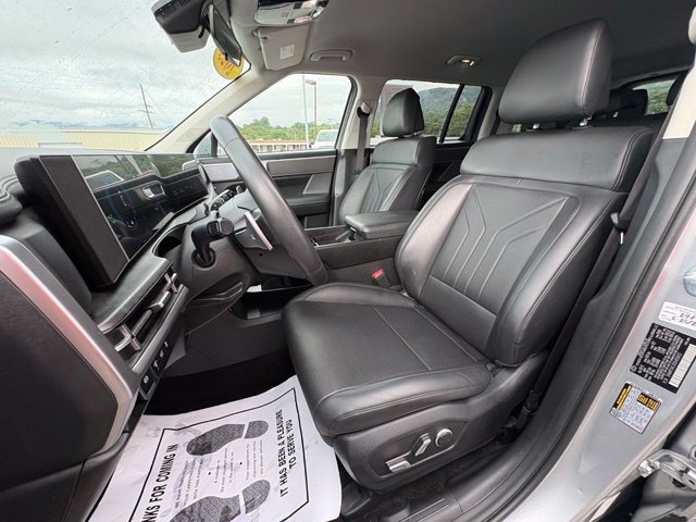Used 2025 Hyundai Santa Fe SEL FWD image 24