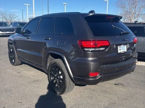 Used 2020 Jeep Grand Cherokee Altitude image 5
