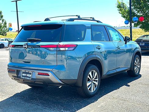 New 2026 Nissan Pathfinder SL w/ Cargo Package FWD image 8