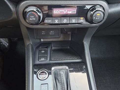 Used 2024 Nissan Kicks SR image 10