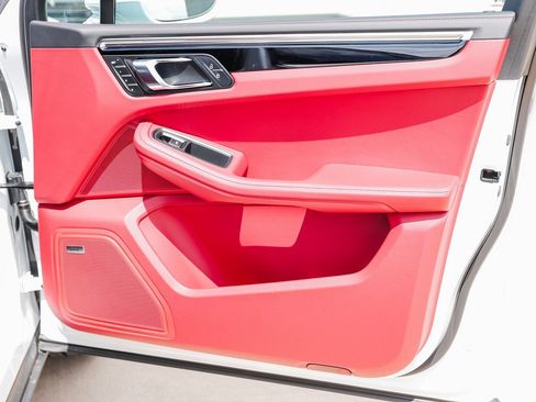 New 2025 Porsche Macan S image 26