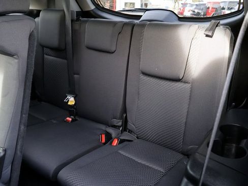 Used 2019 Toyota Highlander LE image 22