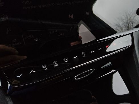 New 2026 Jeep Grand Cherokee Altitude image 23