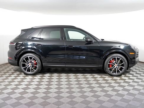 New 2026 Porsche Cayenne S AWD/4WD image 8