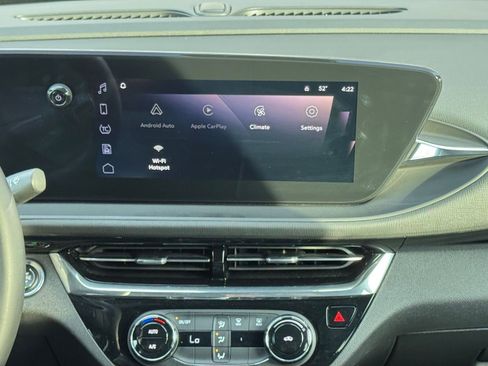 Used 2025 Buick Envista Sport Touring image 18