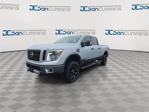 Used 2017 Nissan Titan PRO-4X image 4
