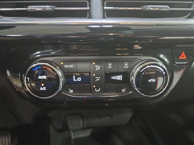 Used 2024 Chevrolet Trax ACTIV w/ Sunroof Package FWD image 24