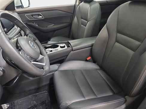 Used 2021 Nissan Rogue SL image 14