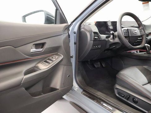 New 2026 Nissan Sentra SR w/ SR Premium Package FWD image 8