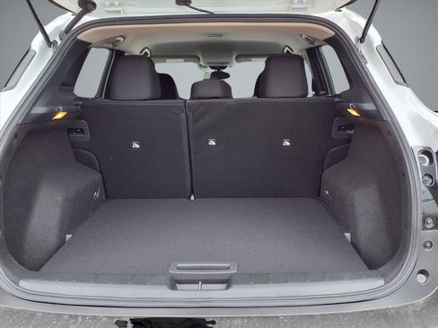 New 2026 Nissan Kicks SV image 12