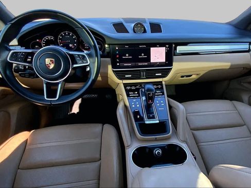 Used 2022 Porsche Cayenne Platinum Edition AWD/4WD image 16