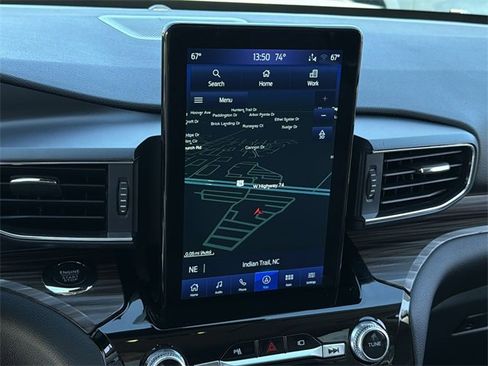 Used 2022 Ford Explorer Limited w/ Limited Technology Package image 26